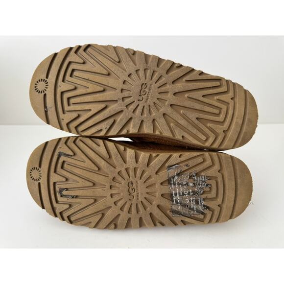 UGG Neumel Chukka Suede Lace Up Ankle Boot Fur Lined Winter Shoe Sz 3 - Picture 8 of 8